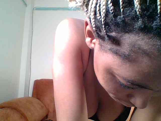 Hot-sexy-queen webcam