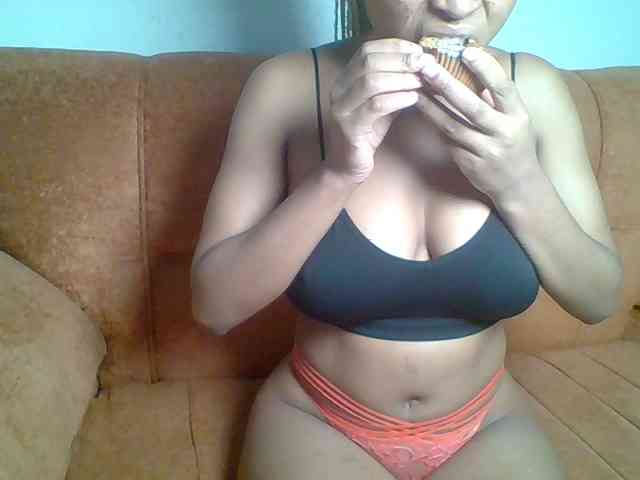 Hot-sexy-queen Live Webcam on BongaCams