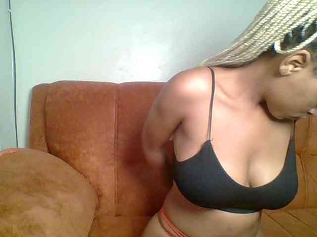 Hot-sexy-queen Live Webcam on BongaCams