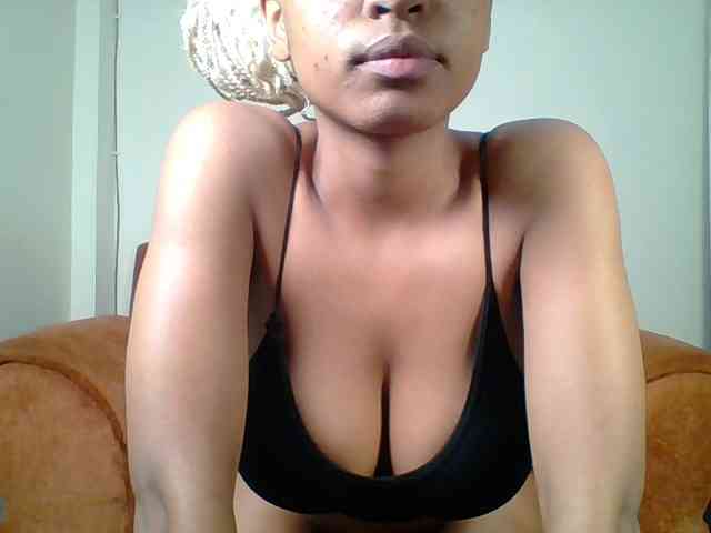 Hot-sexy-queen webcam