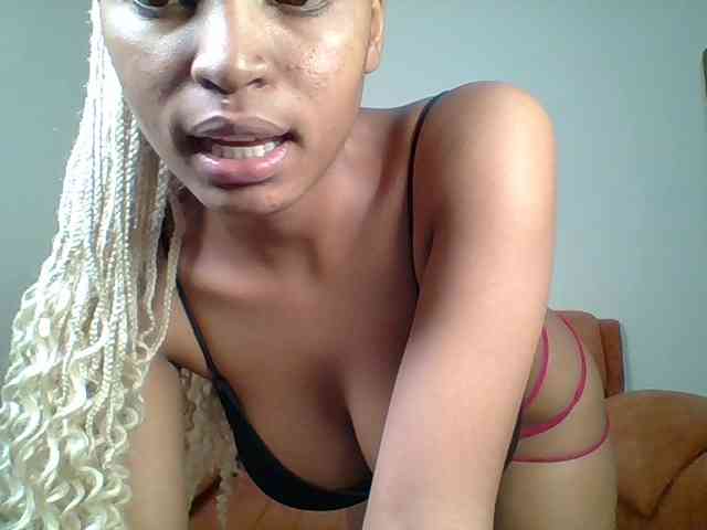 Hot-sexy-queen webcam