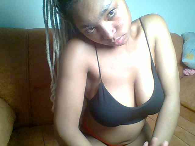 Hot-sexy-queen Live Webcam on BongaCams