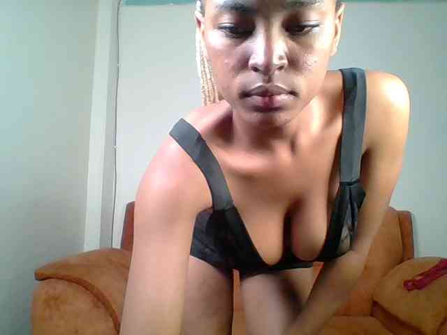 Hot-sexy-queen webcam