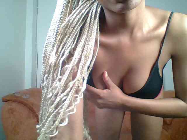 Hot-sexy-queen webcam