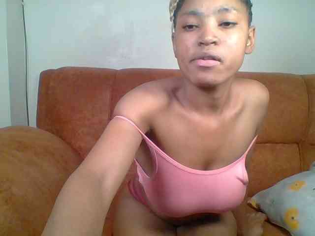 Hot-sexy-queen webcam