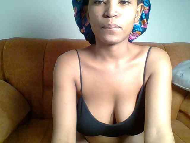Hot-sexy-queen webcam