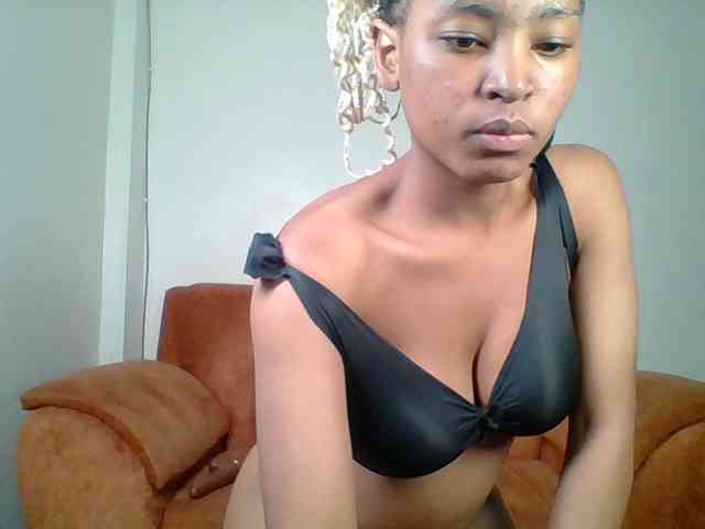 Hot-sexy-queen webcam