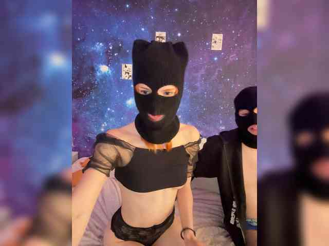 Ця модель зараз онлайн. rozaandjackkk