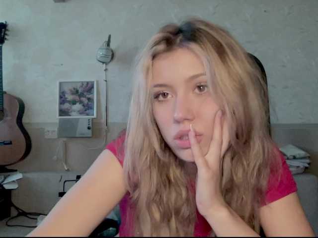 suenya live cam on BongaCams