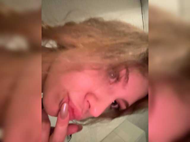 suenya live cam on BongaCams