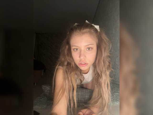 suenya live cam on BongaCams