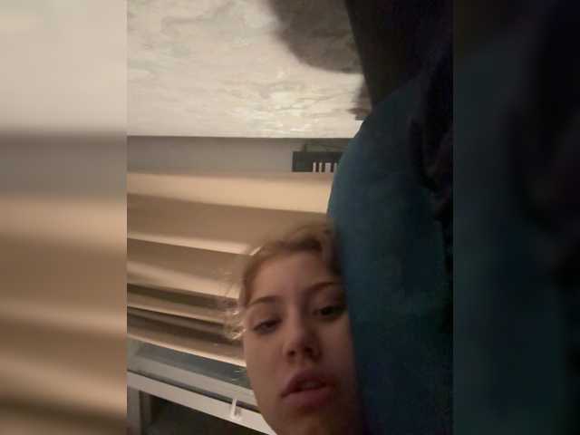 suenya live cam on BongaCams