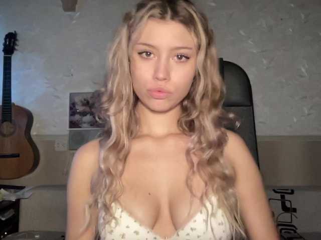 suenya live cam on BongaCams