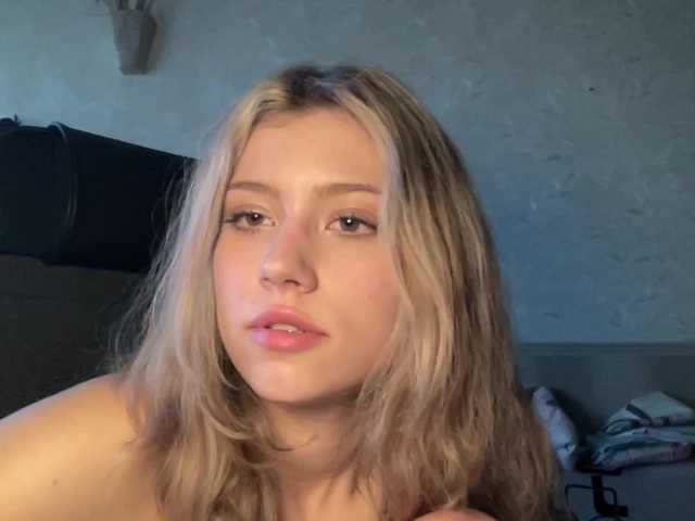 suenya live cam on BongaCams