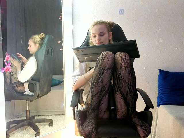 SugarNyaa's BongaCams show and profile