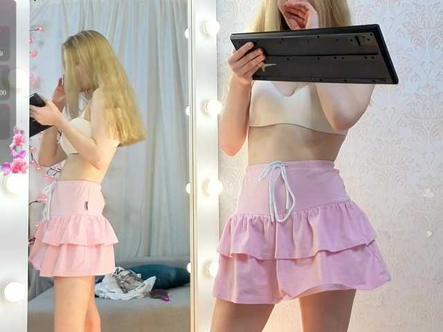 SugarNyaa's BongaCams show and profile