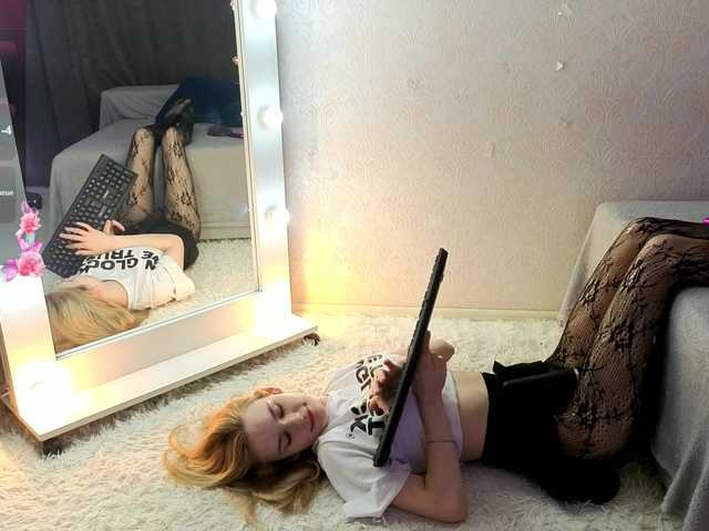 SugarNyaa's BongaCams show and profile