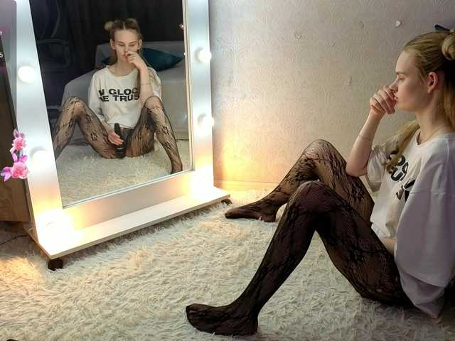 SugarNyaa's BongaCams show and profile