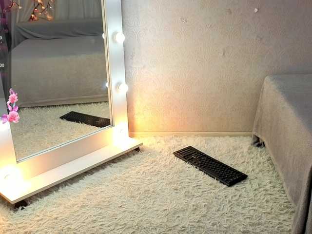 SugarNyaa's BongaCams show and profile