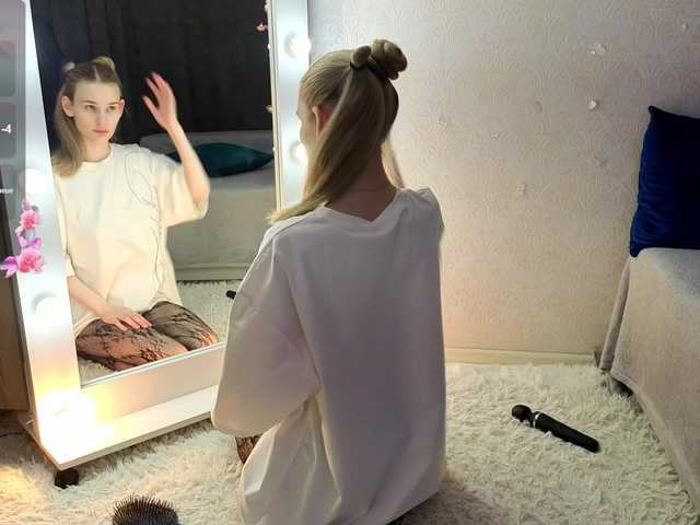 SugarNyaa's BongaCams show and profile