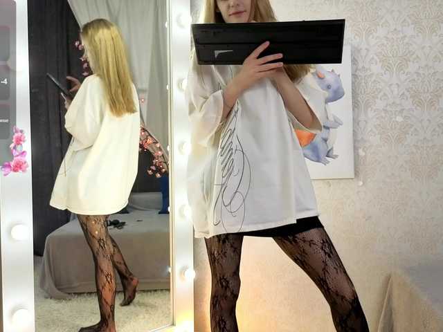 SugarNyaa's BongaCams show and profile