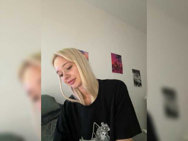 SweetMi333 live cam on BongaCams