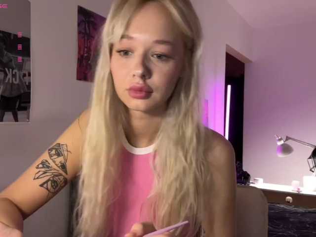SweetMi333 live webcam show