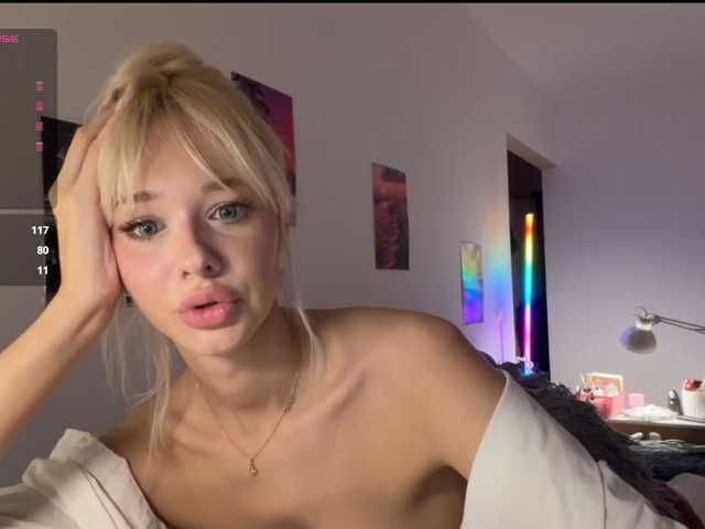 SweetMi333 live cam on BongaCams
