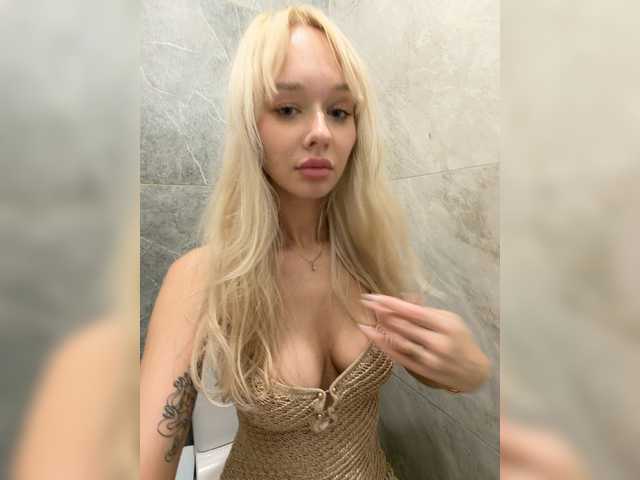 Mis_Squirt live webcam show