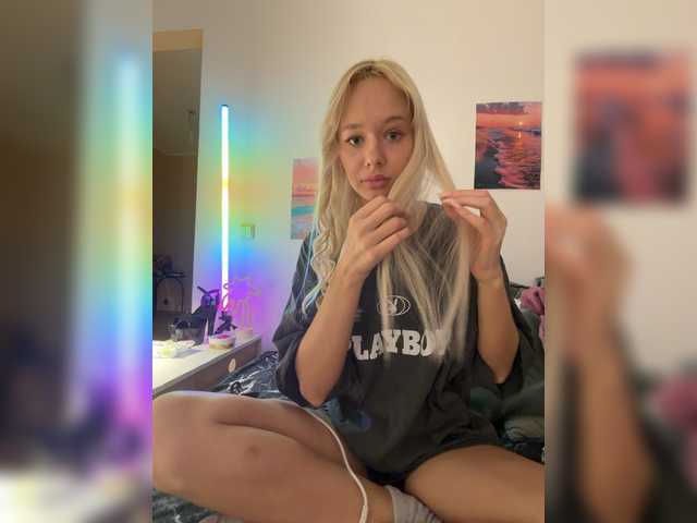SweetMi333 live cam on BongaCams