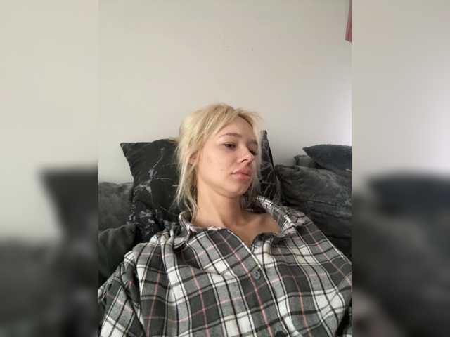 SweetMi333 live cam on BongaCams