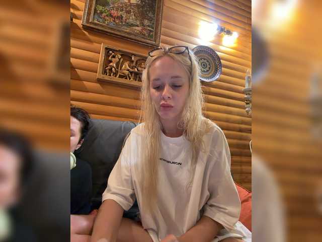 SweetMi333 live cam on BongaCams