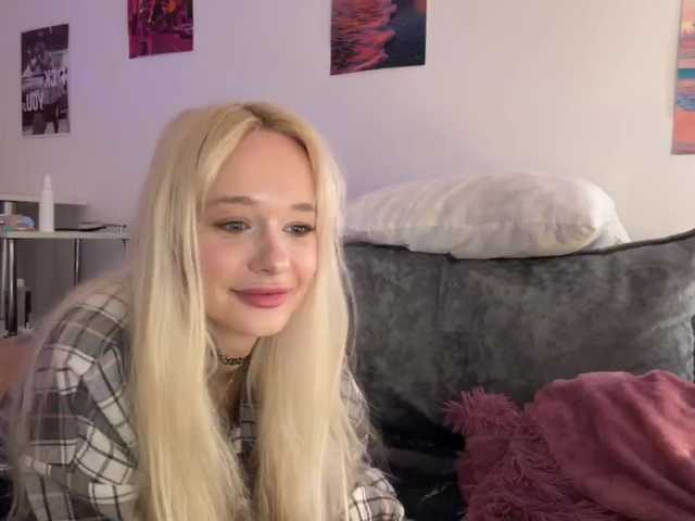 SweetMi333 live cam on BongaCams