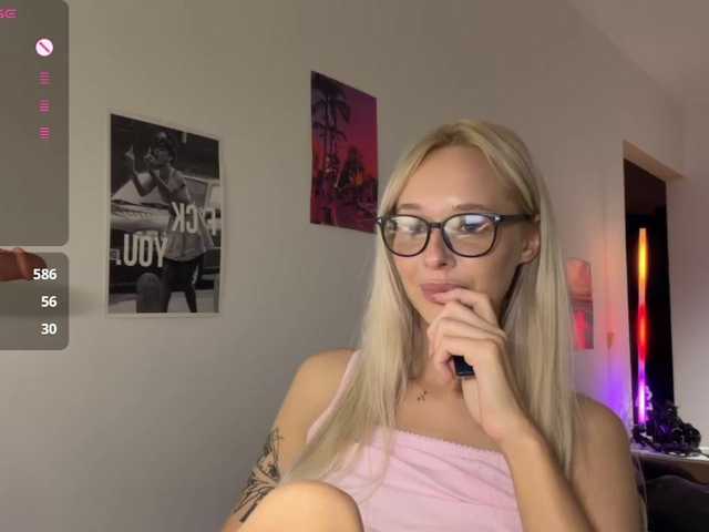 Mis_Squirt live webcam show
