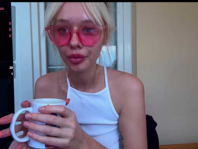 SweetMi333 live cam on BongaCams