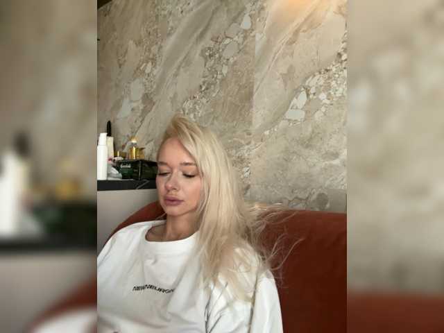 SweetMi333 live cam on BongaCams