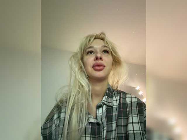 SweetMi333 live cam on BongaCams