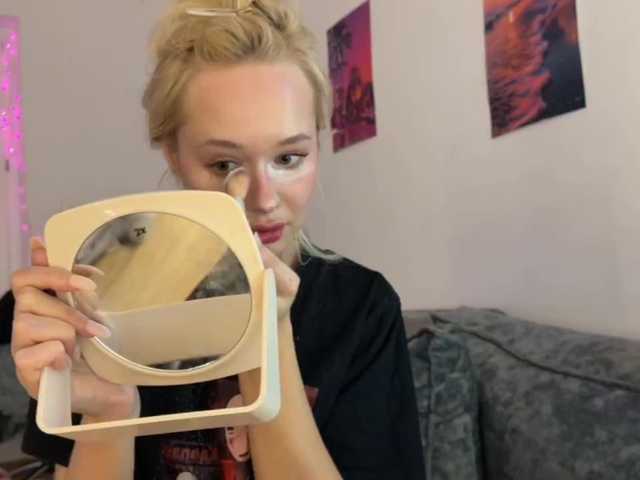 SweetMi333 live cam on BongaCams