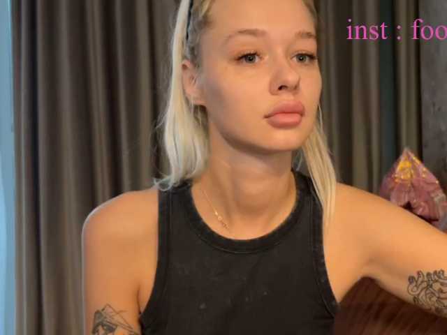 SweetMi333 live cam on BongaCams