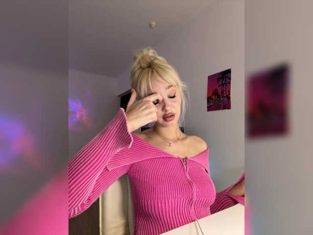 SweetMi333 live cam on BongaCams