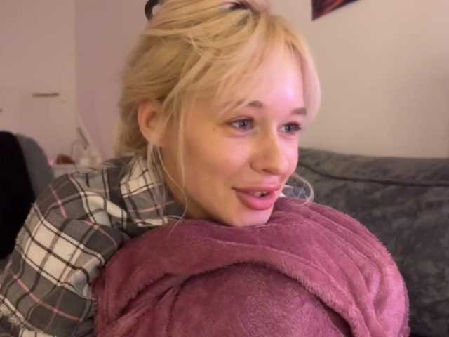 SweetMi333 live cam on BongaCams