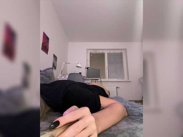 SweetMi333 live cam on BongaCams