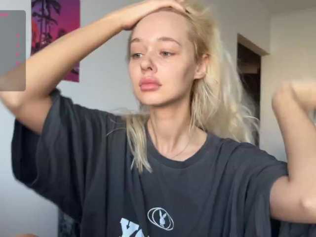 SweetMi333 live cam on BongaCams