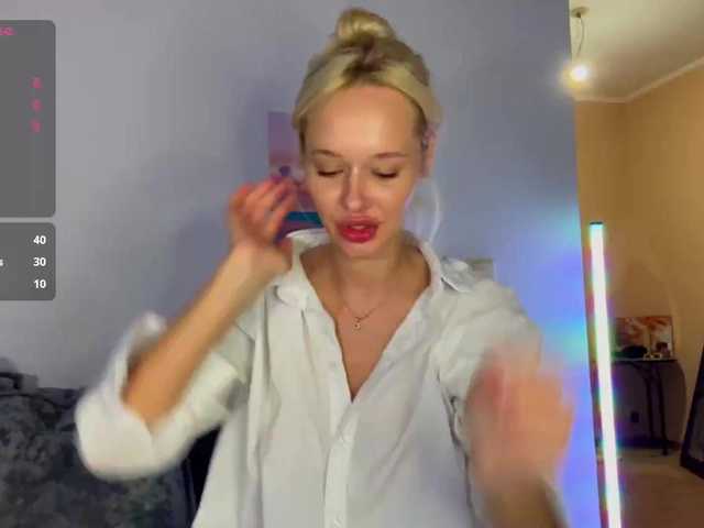 SweetMi333 live cam on BongaCams
