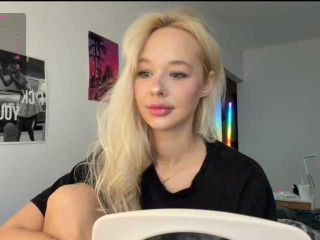 SweetMi333 live cam on BongaCams