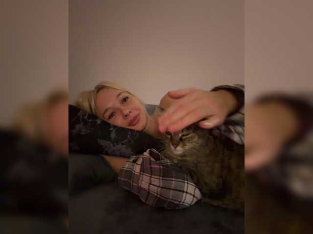 SweetMi333 live cam on BongaCams