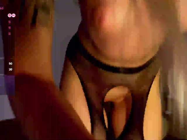 SweetMi333 live cam on BongaCams