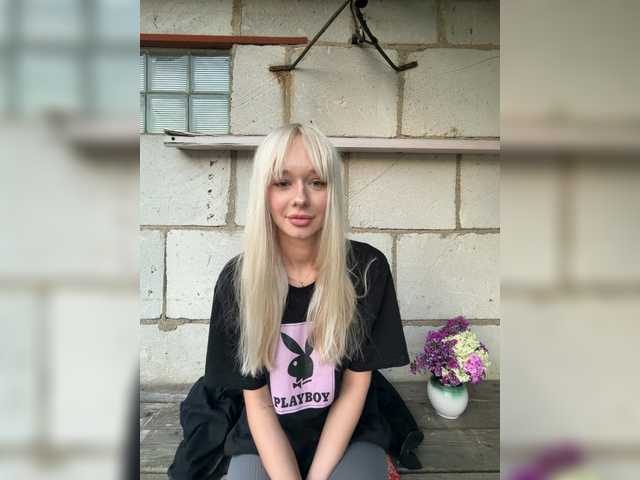 Mis_Squirt live webcam show