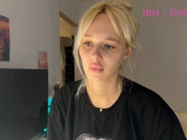 SweetMi333 live cam on BongaCams
