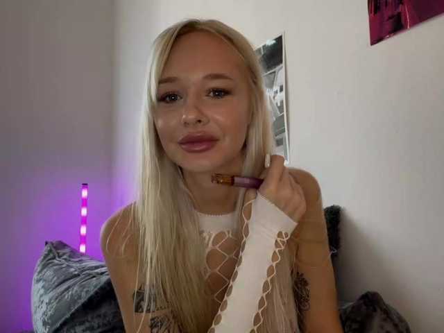 SweetMi333's BongaCams show and profile